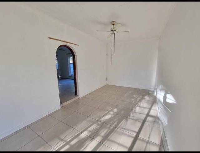 3 BEDROOM PROPERTY TO RENT IN GOLF PARK
